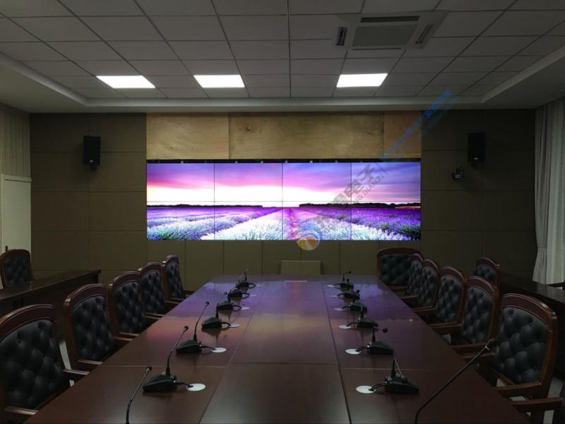 连云港解放路小学北校区LG49寸3.5mm拼缝2*4液晶拼接屏项目